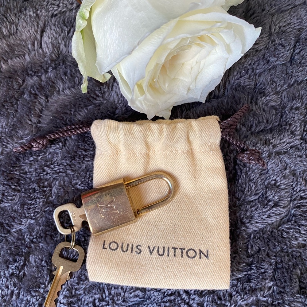 ❌SOLD ❌Louis Vuitton key padlock